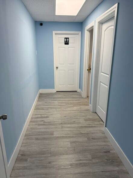 More Photos Of 1665 W 68th St, Hialeah Unknown For Lease