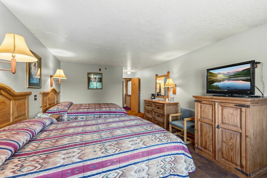 More Photos Of 205 Beaver Lodge Rd, Frisco Hotel For Sale