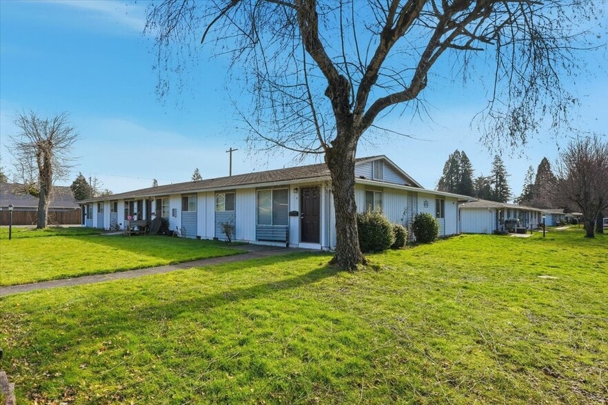 More Photos Of 1100-1105 S Pearl St, Centralia Apartments For Sale