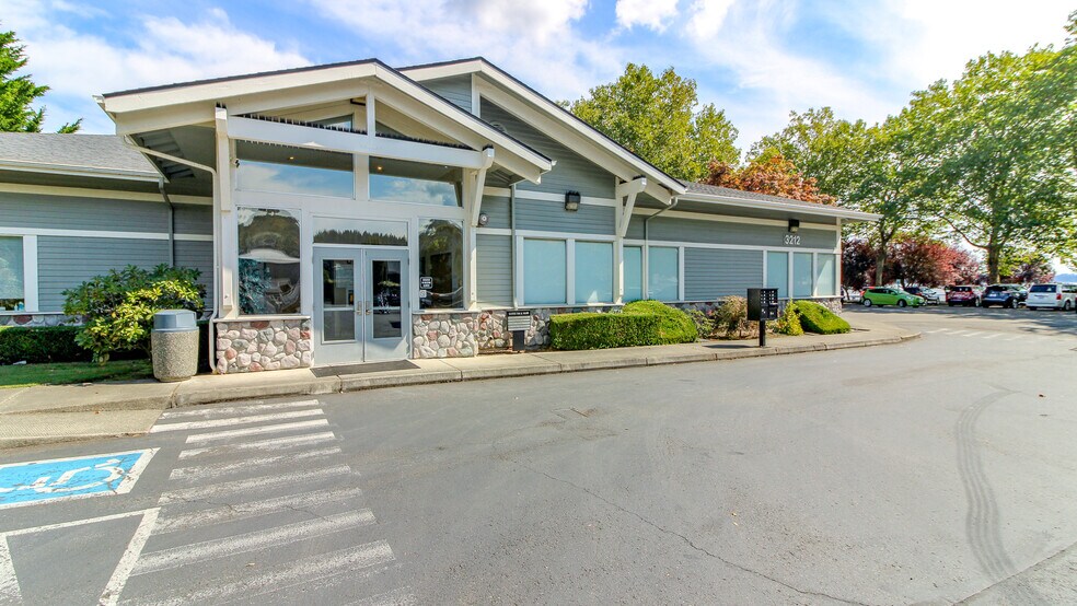 More Photos Of 3212 Byron St, Silverdale Office For Sale