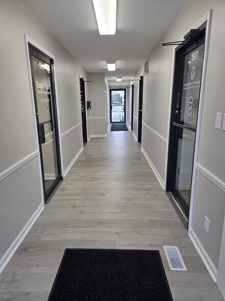 More Photos Of 1919 W Royale Dr, Muncie General Retail For Lease