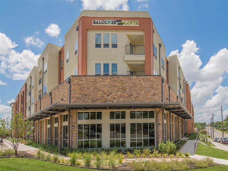 Primary Photo Of 3230 Hillcrest Dr, Balcones Heights Apartments For Lease