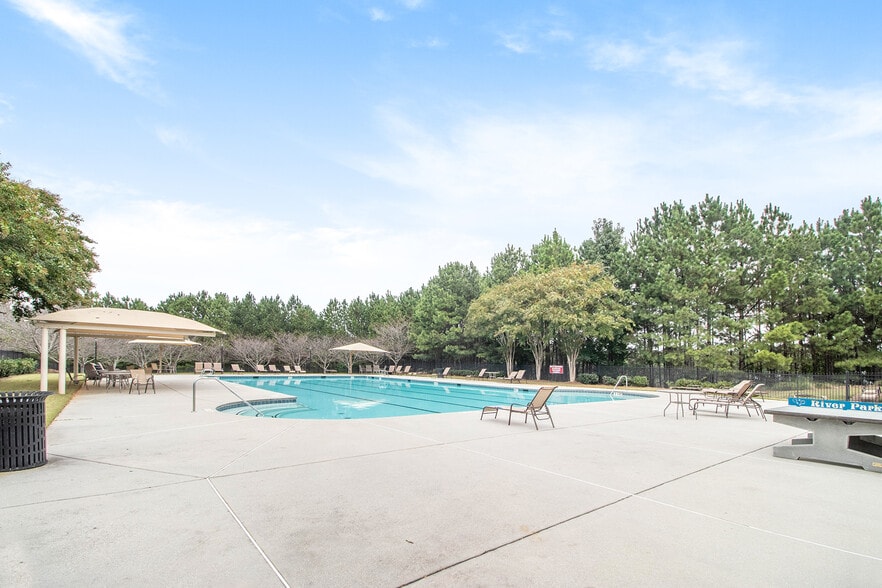 More Photos Of 247 River Park North Dr, Woodstock Medical For Sale