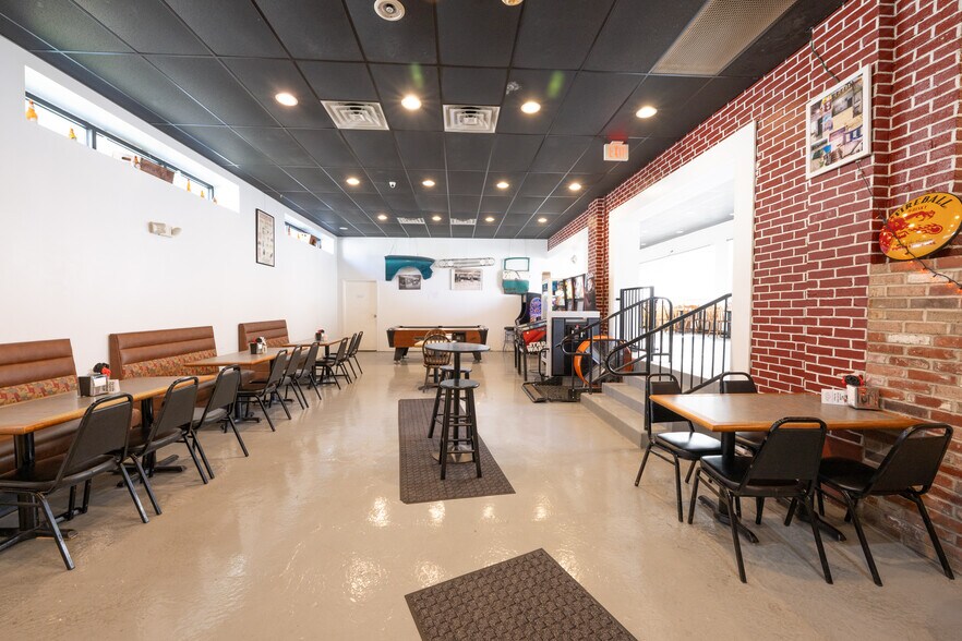 More Photos Of 601 Front St, Catasauqua Restaurant For Sale