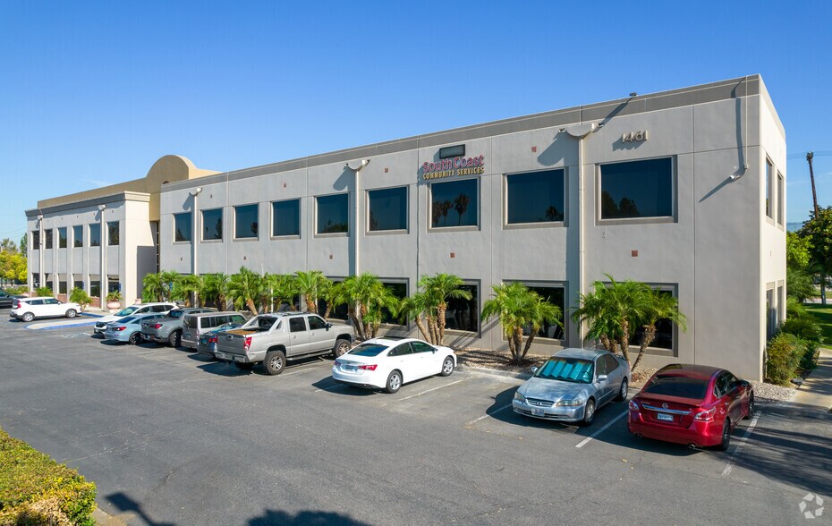 Primary Photo Of 1461 E Cooley Dr, Colton Medical For Lease