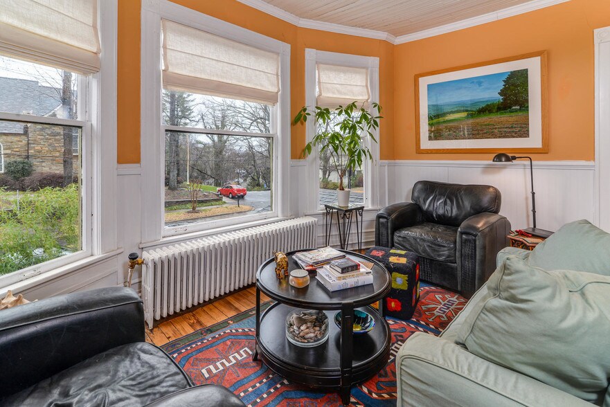 More Photos Of 145 Melrose Ave, Tryon Apartments For Sale