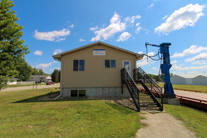 More Photos Of 107 8th Ave SW, Kasson Specialty For Sale