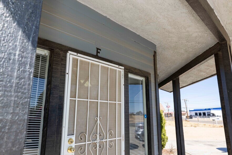 More Photos Of 18026 Jonathan St, Adelanto Medical For Lease