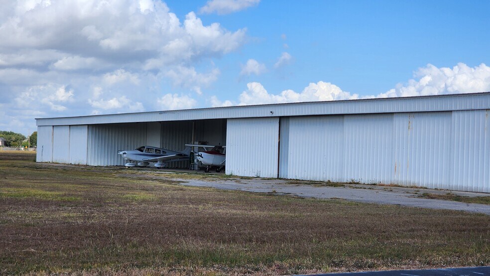 More Photos Of 202 N Farrington, La Porte Specialty For Sale