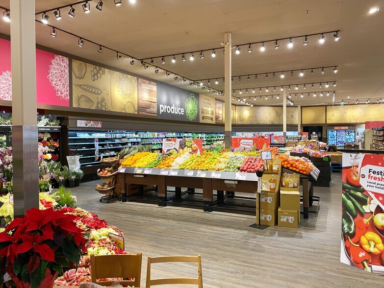 More Photos Of 300 Mystery Lake Rd, Thompson General Retail For Lease