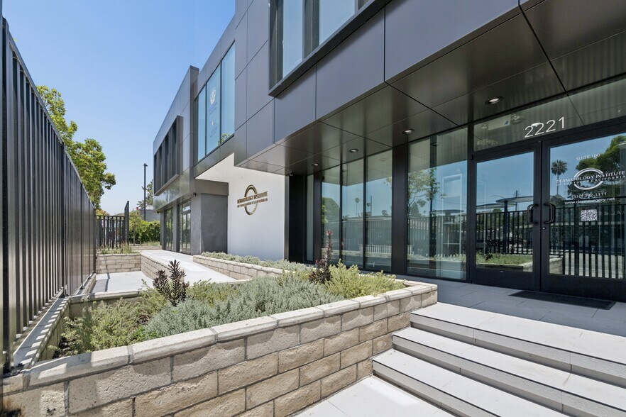 More Photos Of 2221 Lincoln Blvd, Santa Monica Medical For Lease