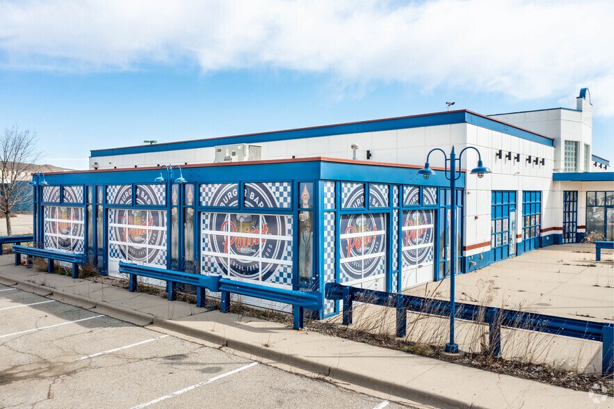 More Photos Of 2259 Deming Way, Middleton Restaurant For Sale