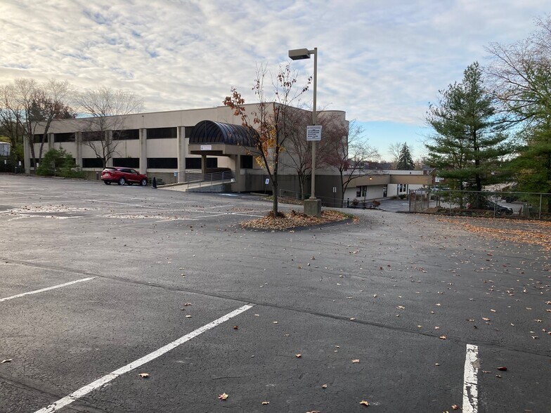 More Photos Of 363 Vanadium Rd, Pittsburgh Medical For Lease