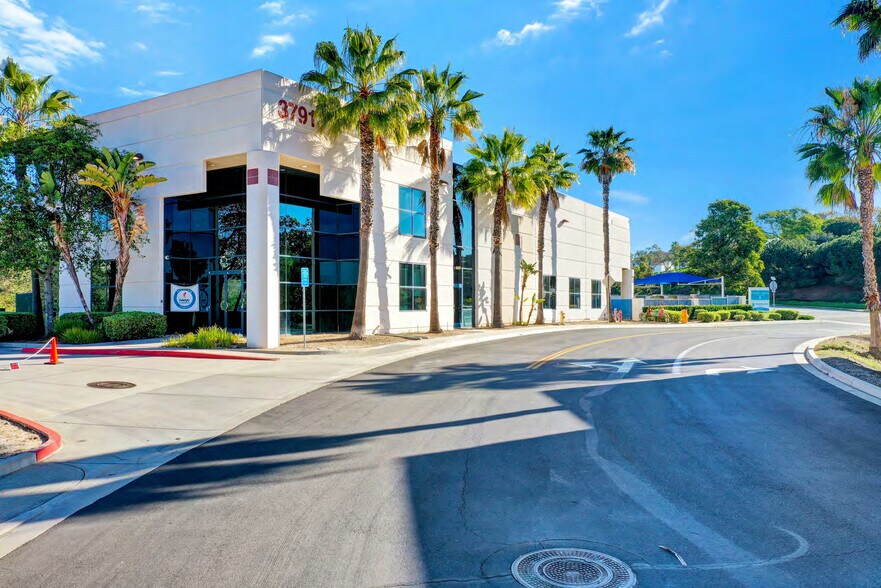 More Photos Of 3791 Oceanic Way, Oceanside Daycare Center For Lease