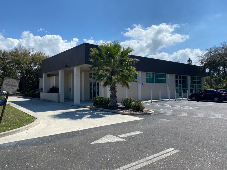 Primary Photo Of 6424 Embassy Blvd, Port Richey Office For Lease