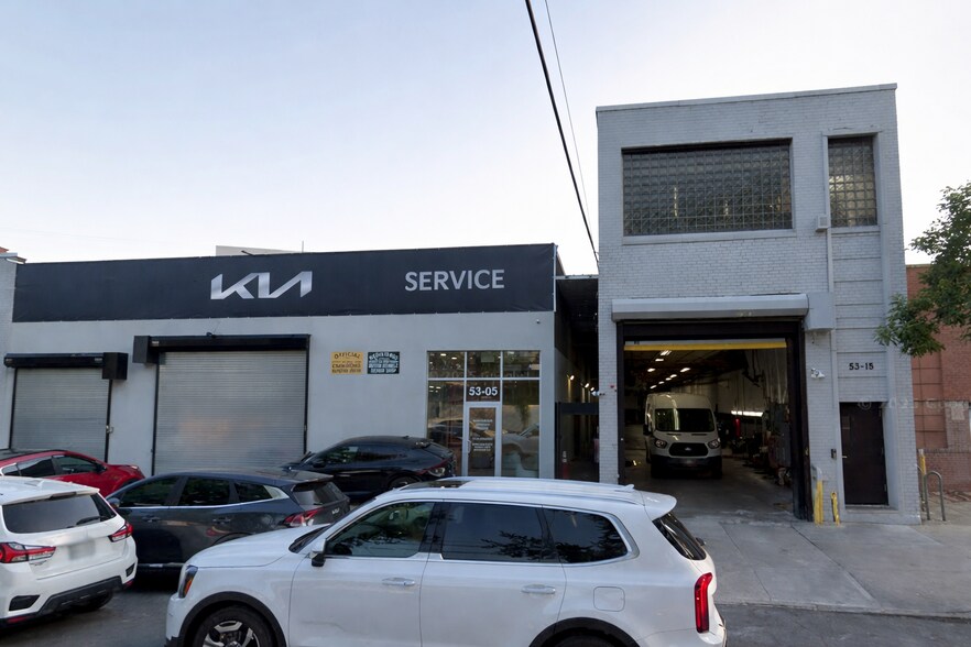Primary Photo Of 5315 37th Ave, Woodside Office For Lease