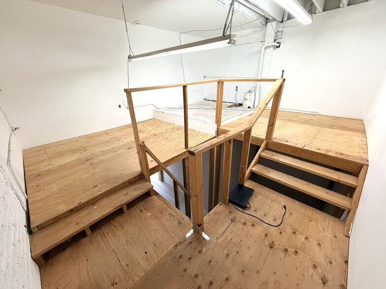 More Photos Of 1020 S Los Angeles St, Los Angeles Light Manufacturing For Lease