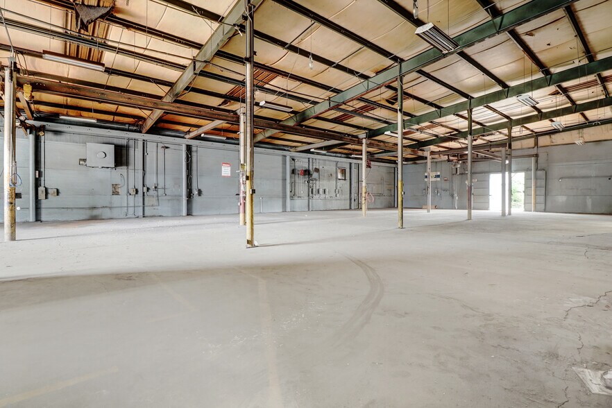 More Photos Of 5832 Lease Ln, Raleigh Manufacturing For Lease