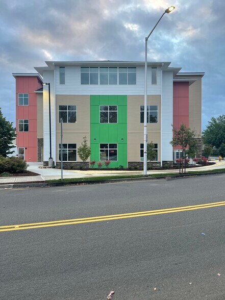 More Photos Of 12330 SE 5th St, Vancouver Office For Lease