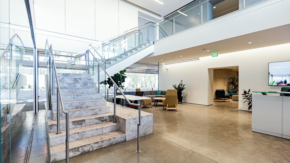 More Photos Of 1888 Rosecrans Ave, Manhattan Beach Office For Lease