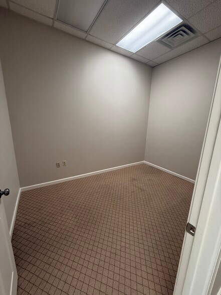 More Photos Of 7601 Waters Ave, Savannah Coworking Space