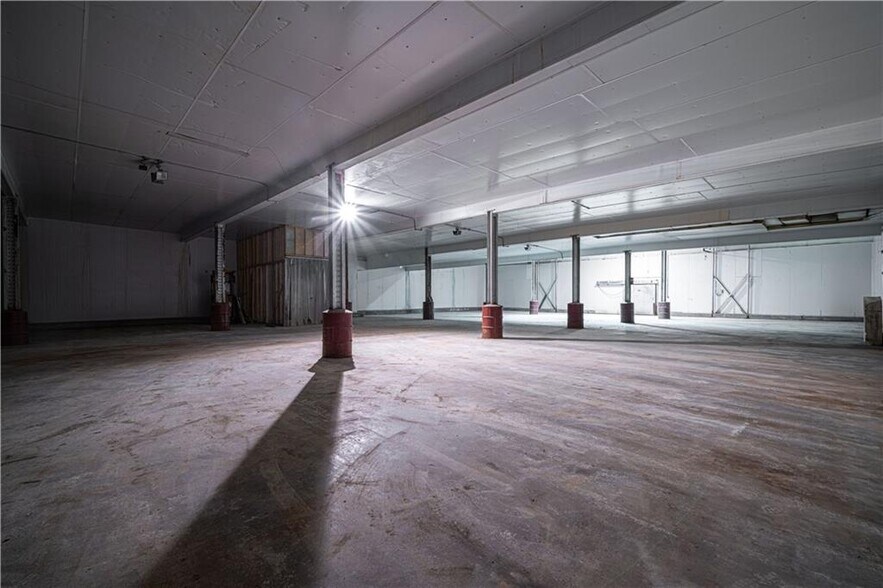 More Photos Of 202 Main St, Saint Joseph Refrigeration Cold Storage For Lease