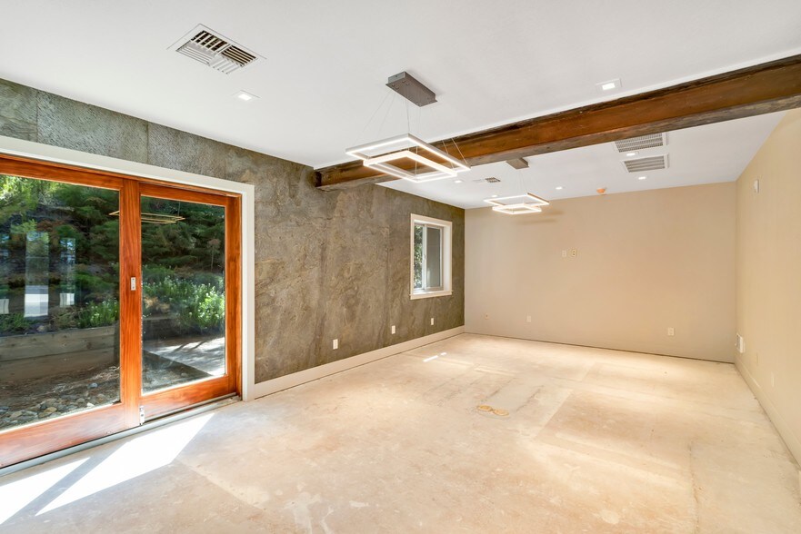 More Photos Of 625 Hwy 50, Zephyr Cove Office For Sale