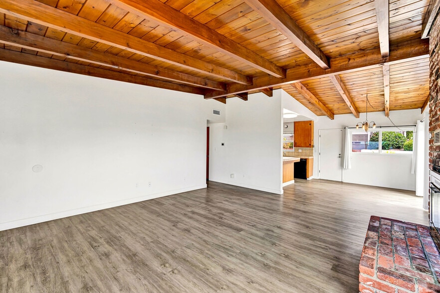 More Photos Of 330 9th St, Del Mar Apartments For Sale