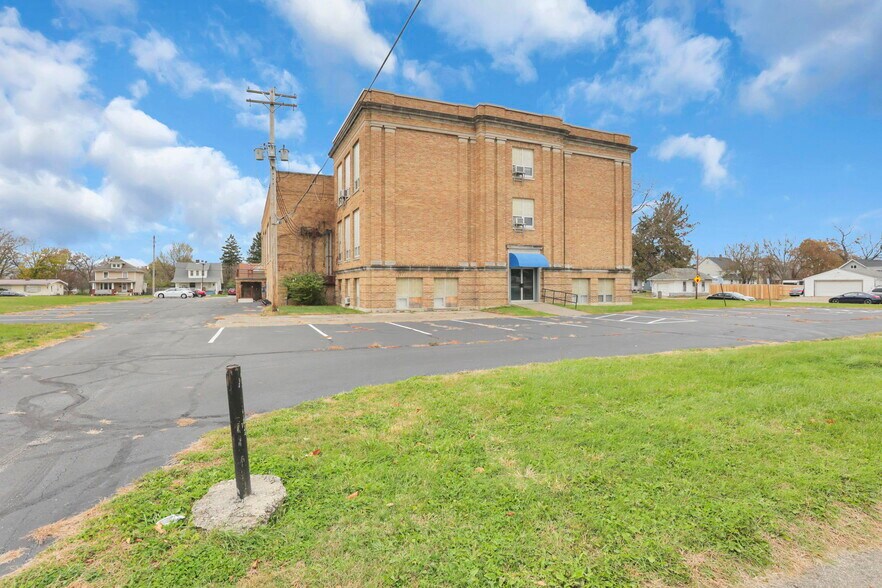 More Photos Of 300 E Auburn Ave, Springfield Office For Sale