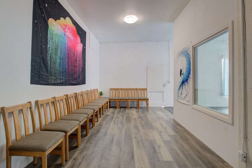 More Photos Of 1560 SE Stephens St, Roseburg Freestanding For Sale