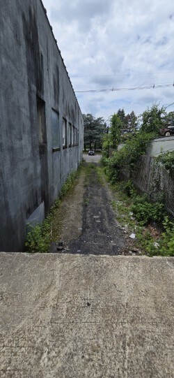 More Photos Of 109 West Shore Ave, Dumont Manufacturing For Sale