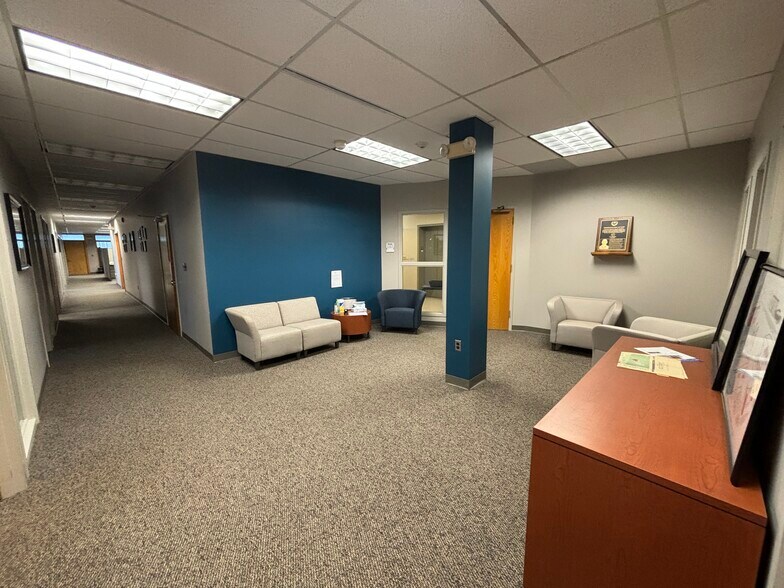More Photos Of 6 Loudon Rd, Concord Office For Lease