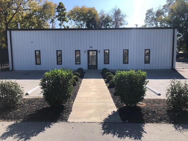 More Photos Of 4141 Bardstown Rd, Louisville Warehouse For Lease