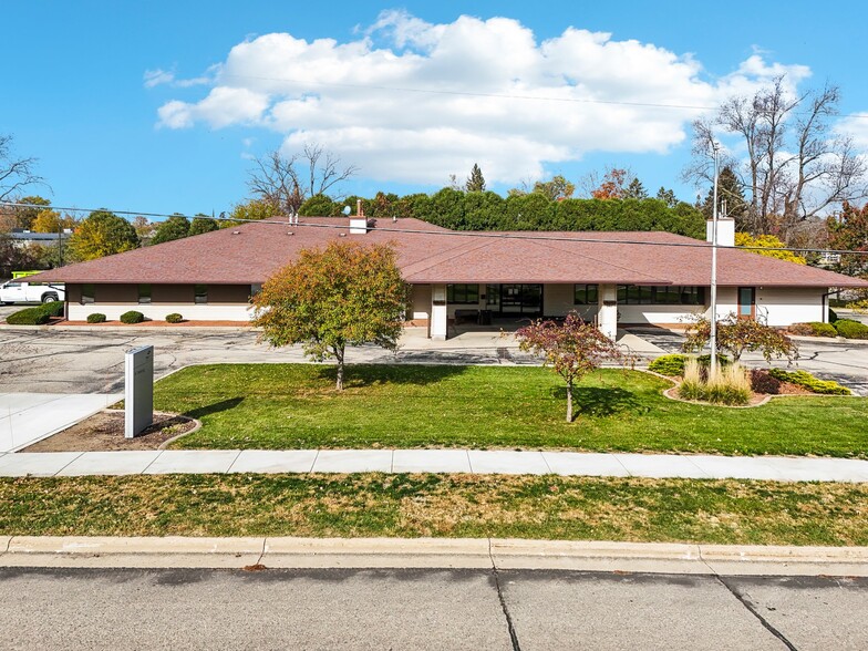 Primary Photo Of 540 Bowers Blvd, Delavan Medical For Sale