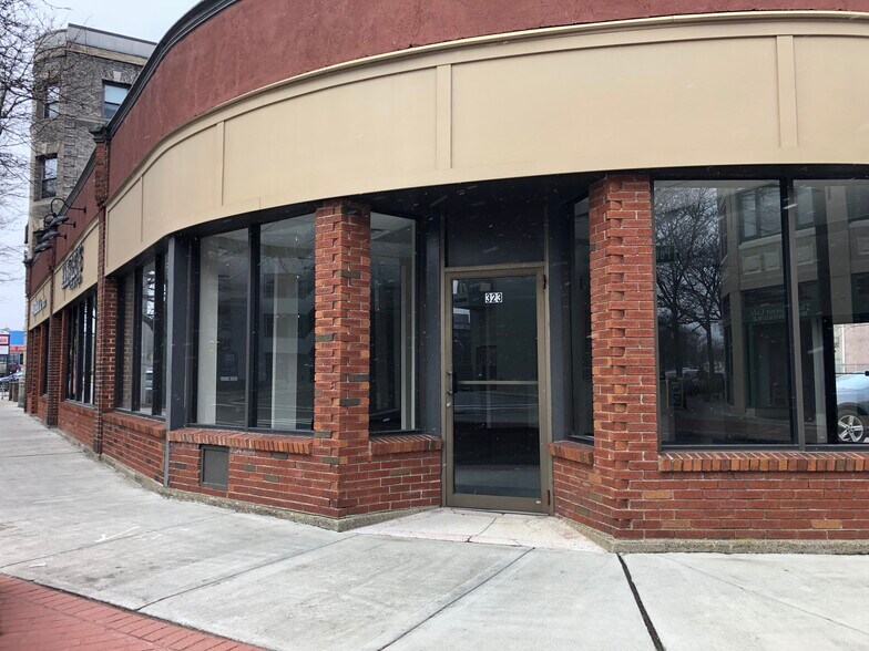 More Photos Of 323-325 Washington St, Newton Storefront For Lease