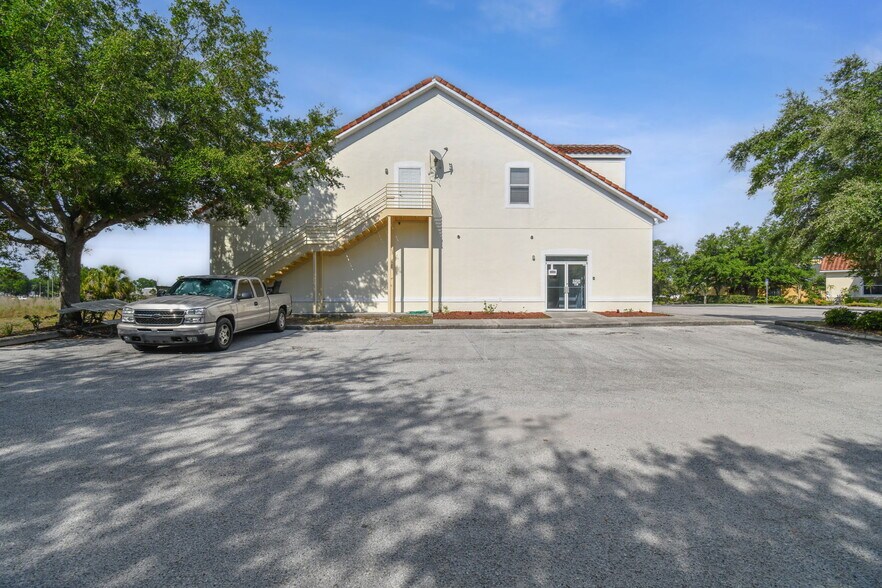 More Photos Of 772 Cortaro Dr, Sun City Center Medical For Sale