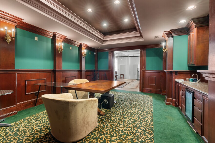 More Photos Of 939 N Magnolia Ave, Ocala Freestanding For Sale