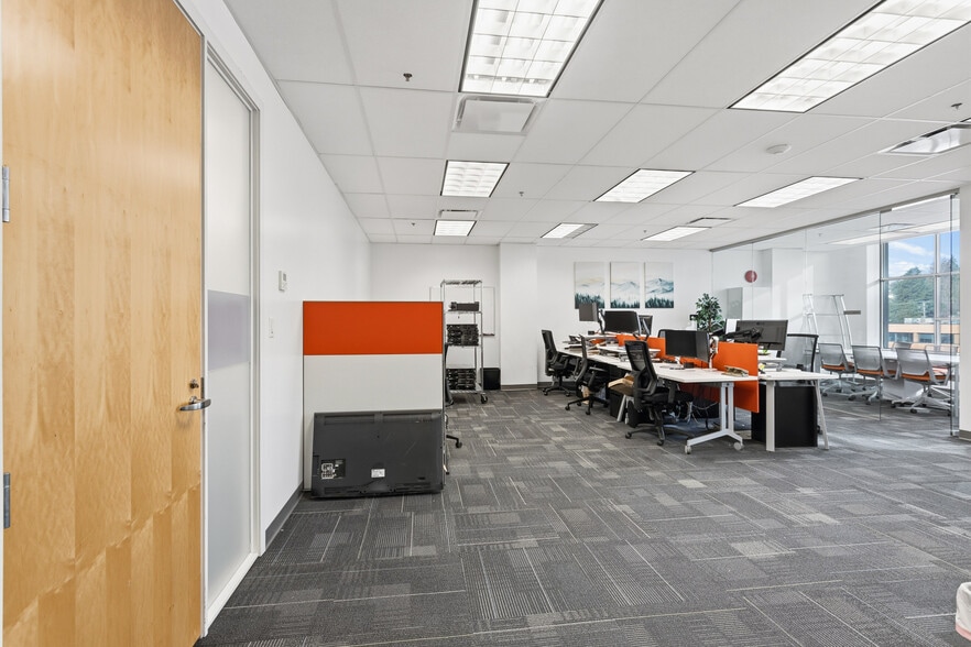 More Photos Of 233 Nelson's Cres, New Westminster Office For Sale