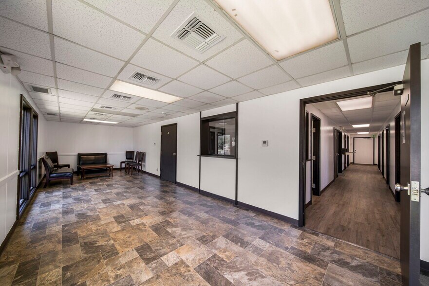 More Photos Of 700 S Main St, Grove Medical For Sale