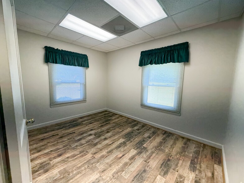 More Photos Of 2292 Lynch Mill Rd, Altavista Office For Lease