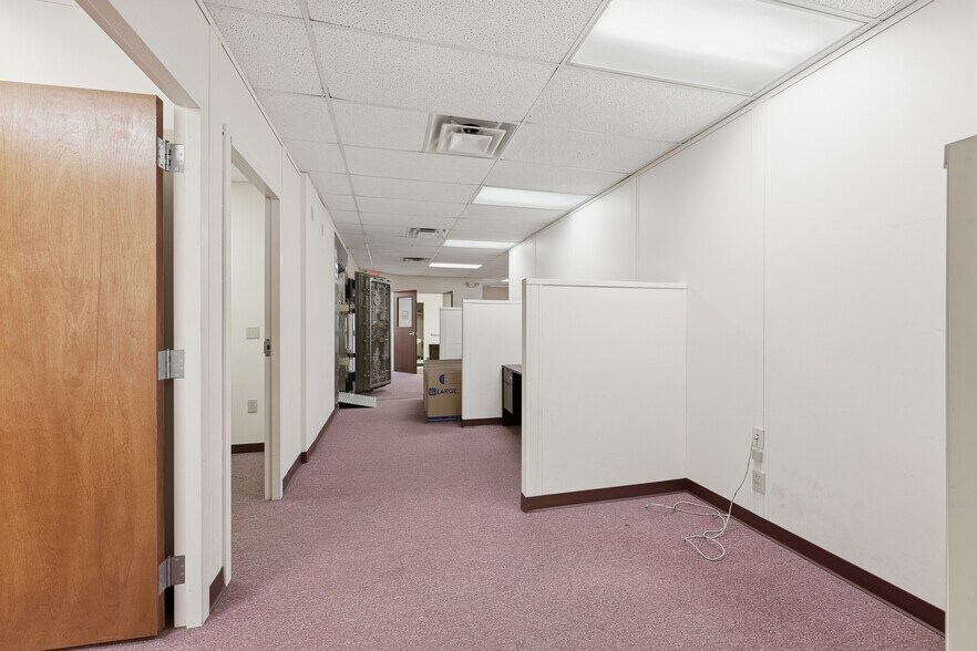 More Photos Of 4074 Hoover Rd, Grove City Office For Lease