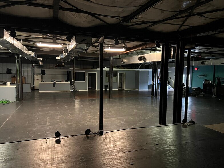 More Photos Of 121 16th St, Ashland Storefront Retail Office For Lease