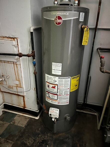 More Photos Of 20495 Van Dyke St, Detroit Flex For Sale