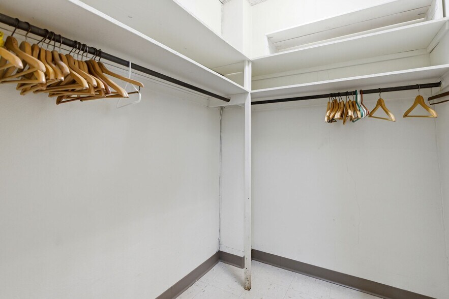 More Photos Of 405 S Westmore Ave, Lombard Religious Facility For Sale