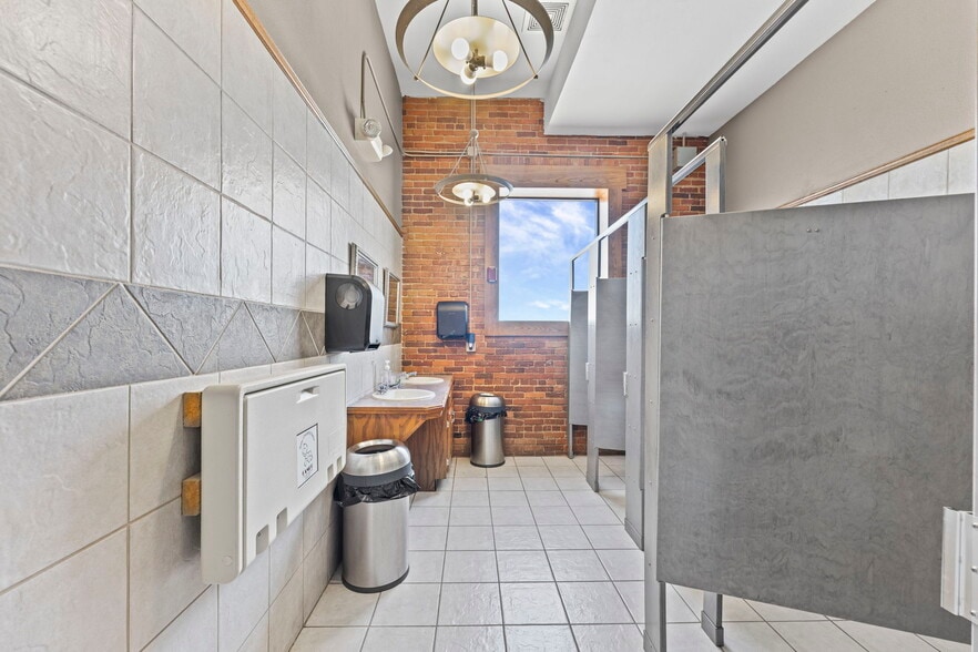 More Photos Of 415 W Madison Ave, Iola Restaurant For Sale