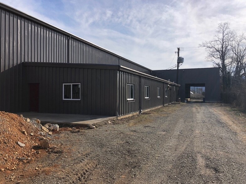 More Photos Of 5051 Benois Rd, Roanoke Warehouse For Sale