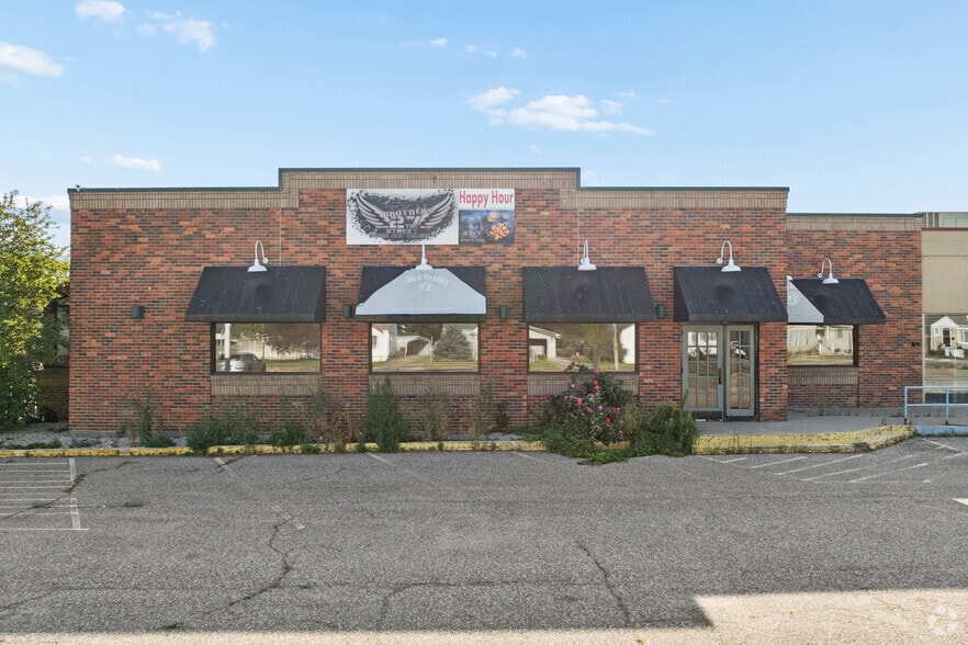 More Photos Of 2621 5th Ave, Scottsbluff General Retail For Sale