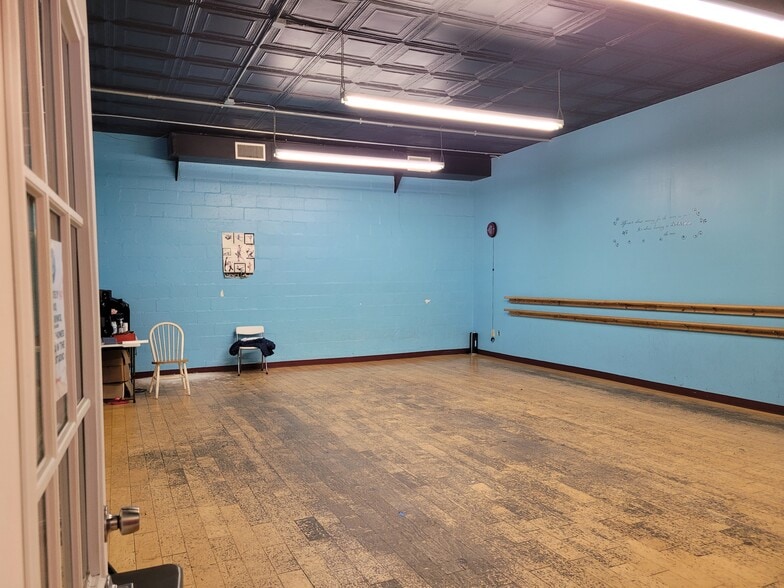 More Photos Of 2290-2310 Cascade Rd SW, Atlanta Unknown For Lease