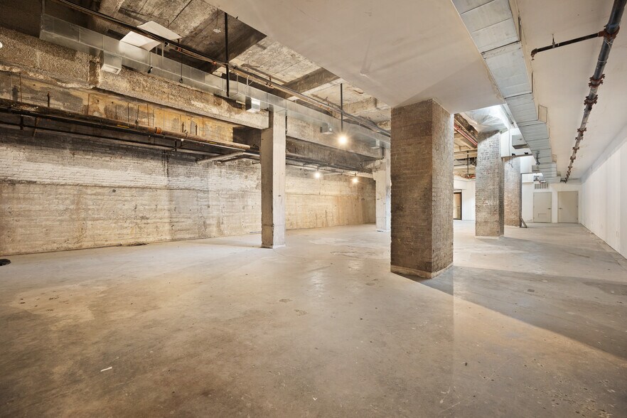 More Photos Of 37 Bridge St, Brooklyn Apartments For Lease