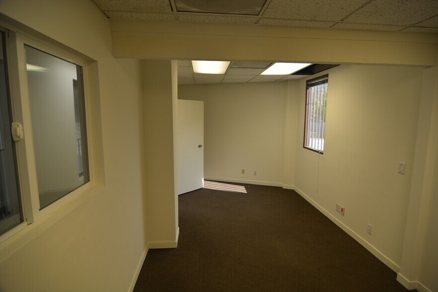 More Photos Of 9543 Culver Blvd, Culver City Loft Creative Space For Lease